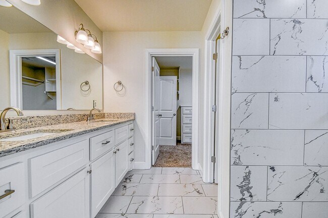 Building Photo - 3112 Pebble Pond Dr