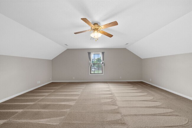 Building Photo - 1021 Glenhurst Way