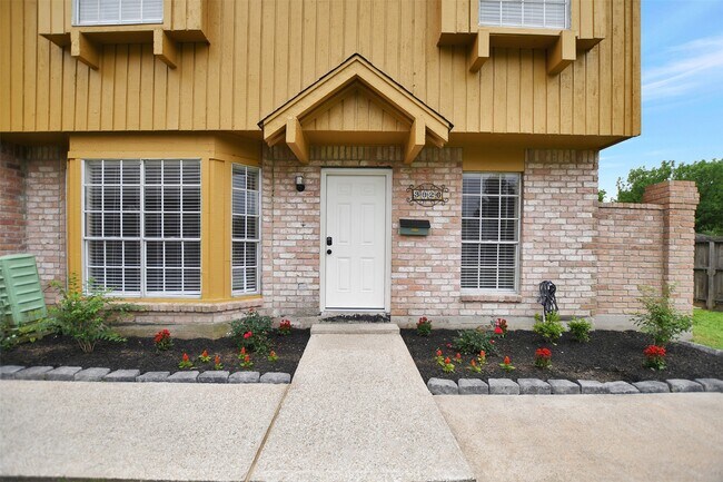 Building Photo - 3826 Willow Springs Ln