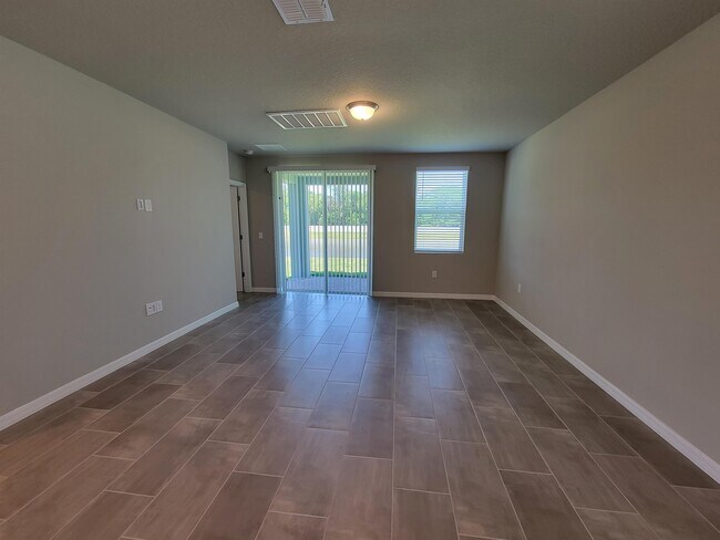 Building Photo - 5265 Sanders Oak Trl