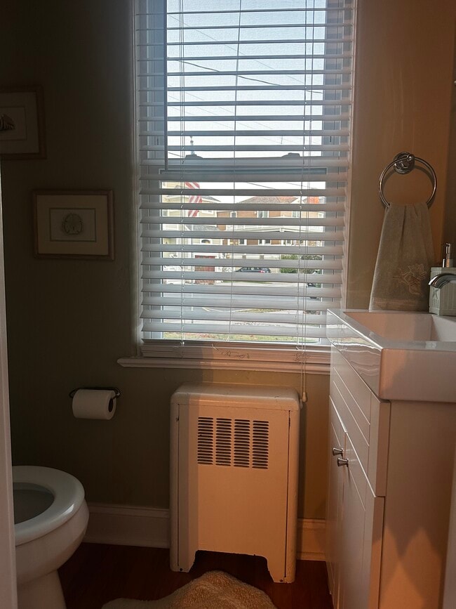 Building Photo - 3006 Sunset Ave