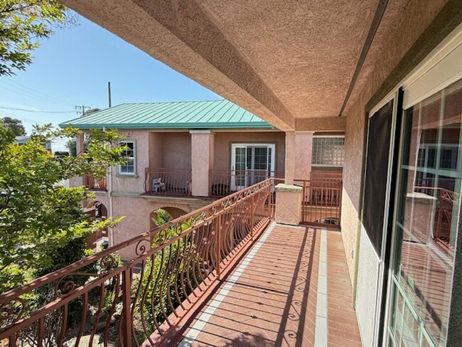 Building Photo - 2-Story Rodeo Home with Beautiful Spacious...