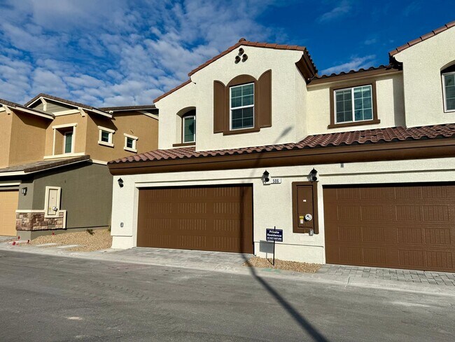 Building Photo - BRAND NEW 3 BED 2.5 BATH 2 CAR GARAGE TOWNHOUSE W/ LOFT IN CADENCE COMMUNITY