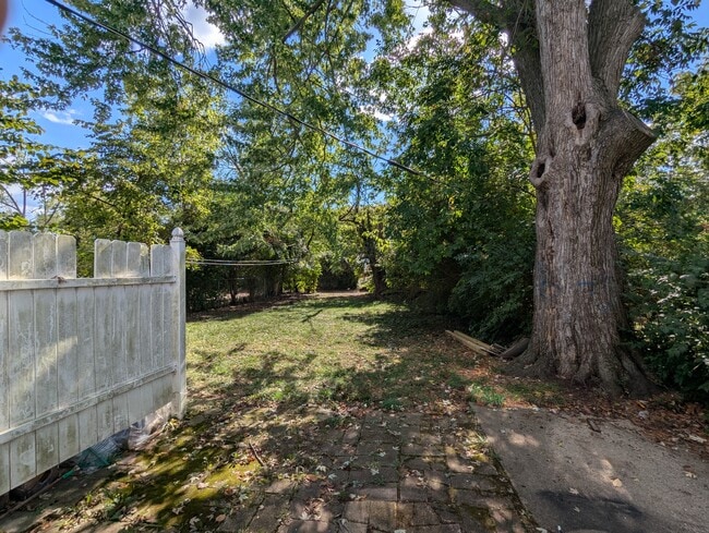 Building Photo - 2983 Moreland Dr