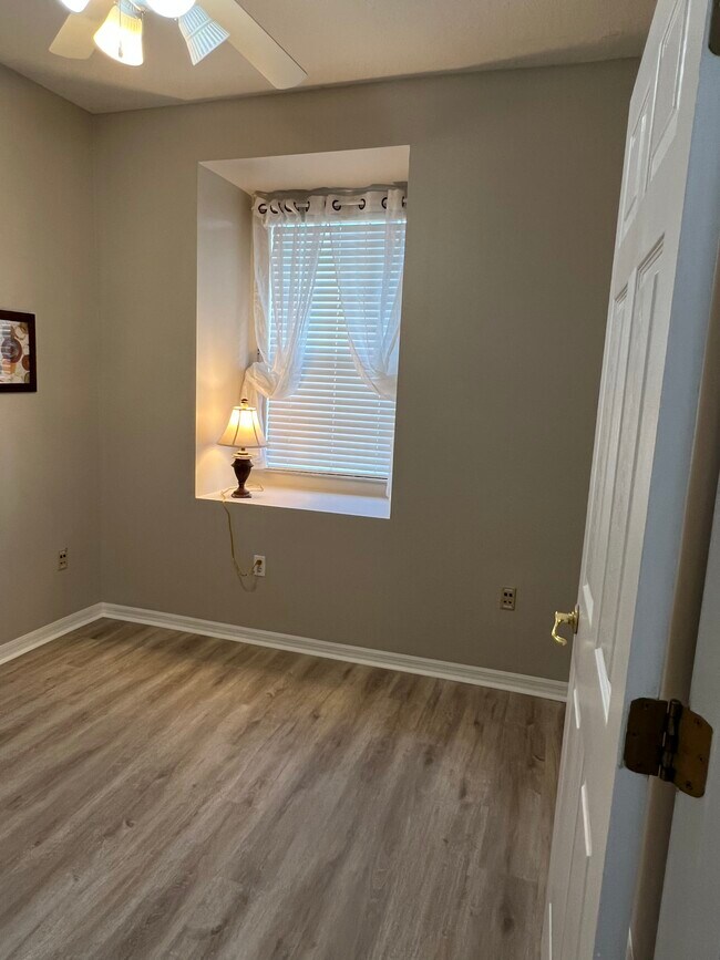 Building Photo - 5156 Regatta Dr