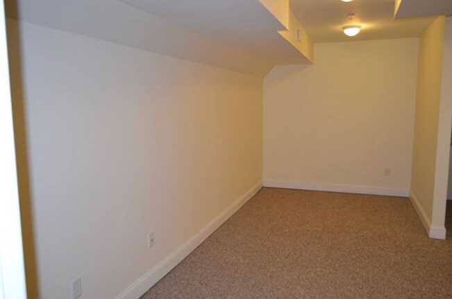 Building Photo - 172 Fuller St