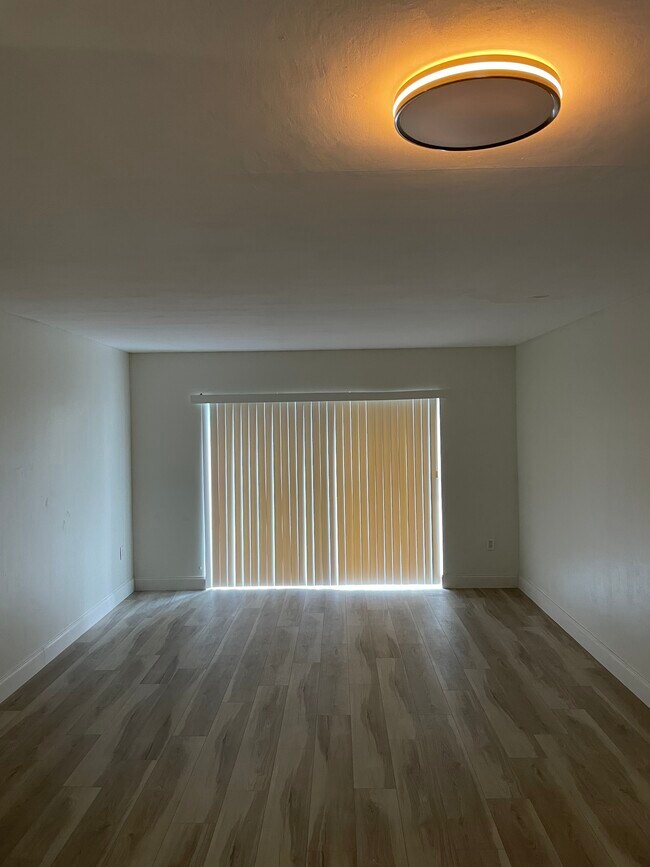 Night light in dining area - 7426 SW 82nd St