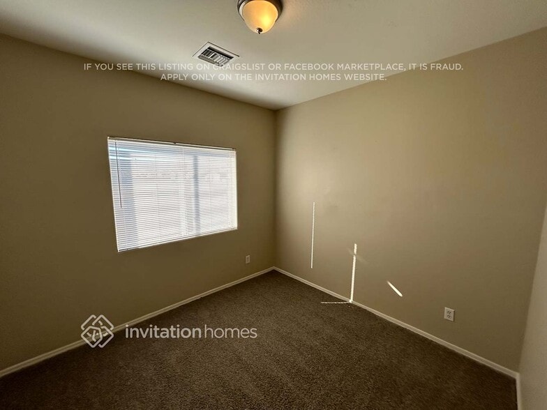 Building Photo - 3102 E Roeser Rd