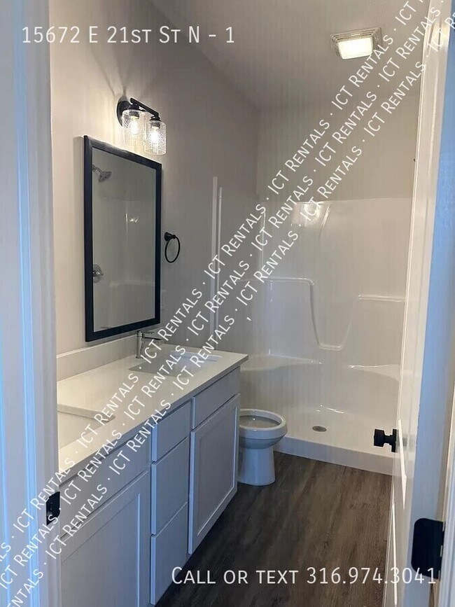 Building Photo - 15672 E 21st St N