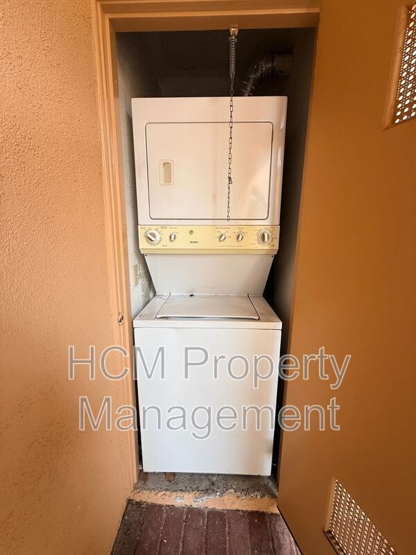 Building Photo - 113 Alberti Aisle