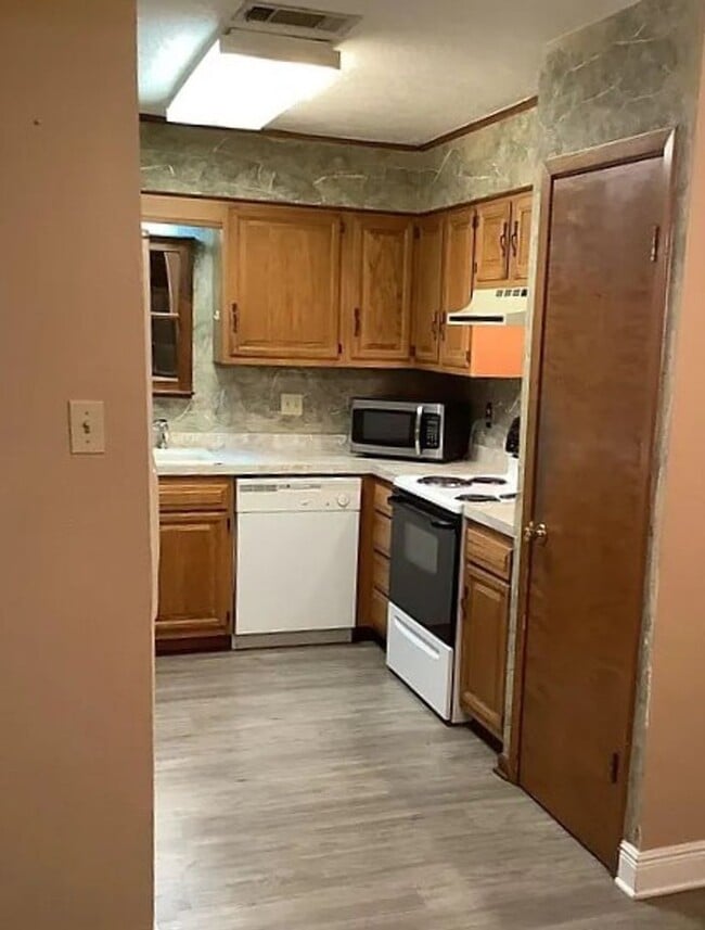 Building Photo - Single Family Home