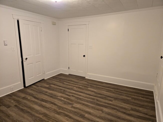 Building Photo - 2 twin brook rd