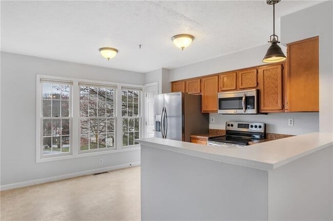 Building Photo - 1211 Meadowbrook Dr