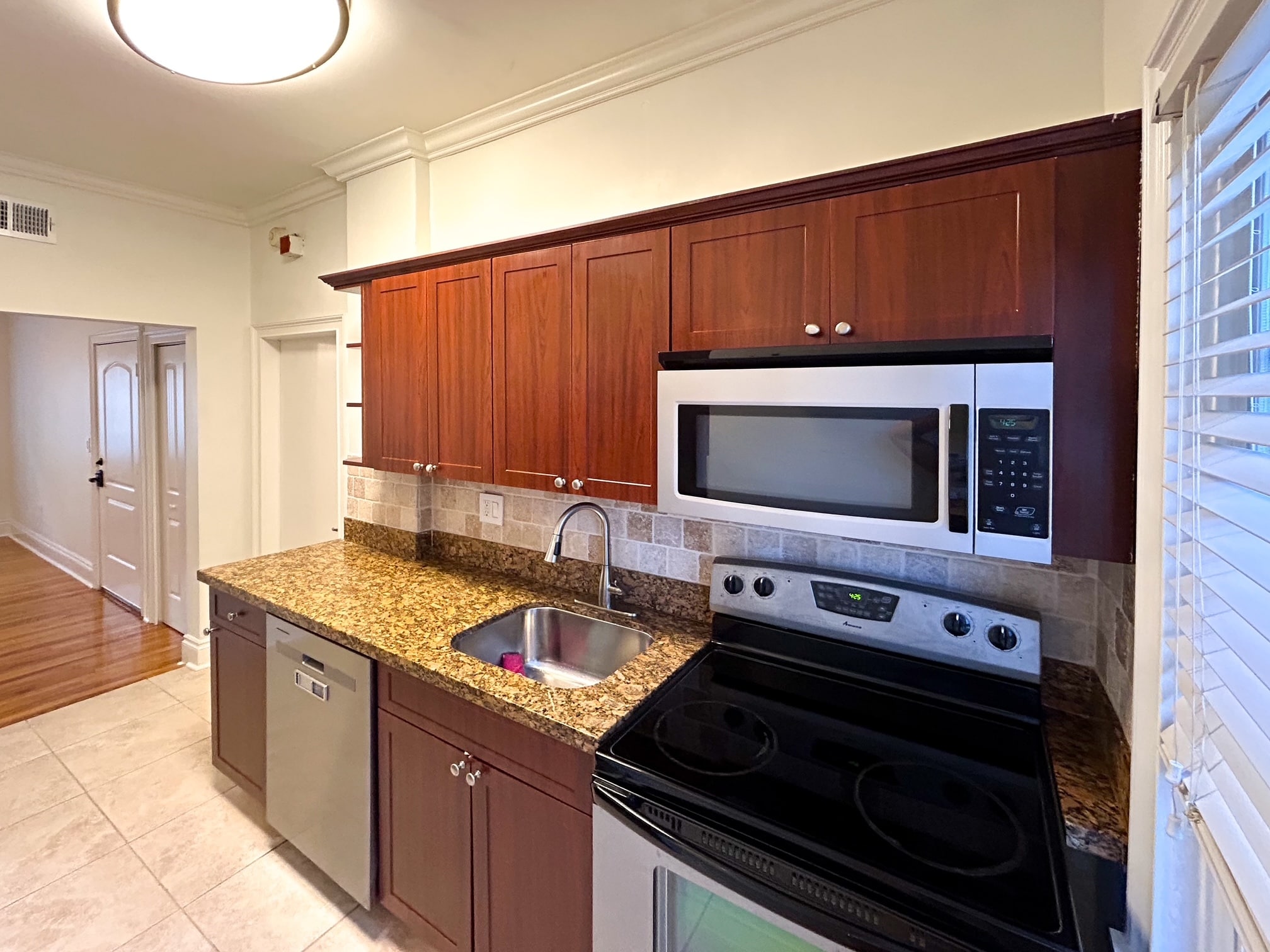 Kitchen - 2117 W Dekle Ave