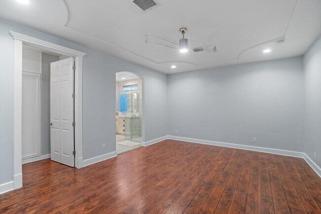 Building Photo - 6464 Snowheights Ct