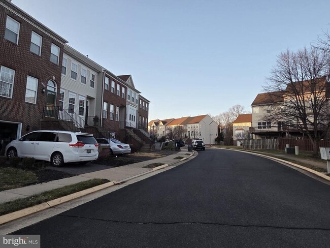 Building Photo - 14641 Seasons Dr