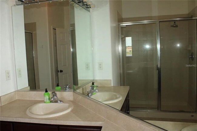 Building Photo - 3590 Parkridge Cir