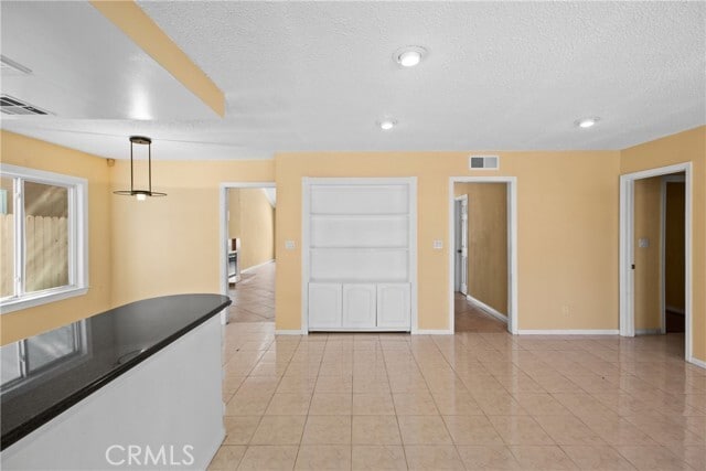 Building Photo - 18123 Delano St