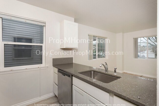 Building Photo - One Bedroom in Argay Terrace - Price Reduc...
