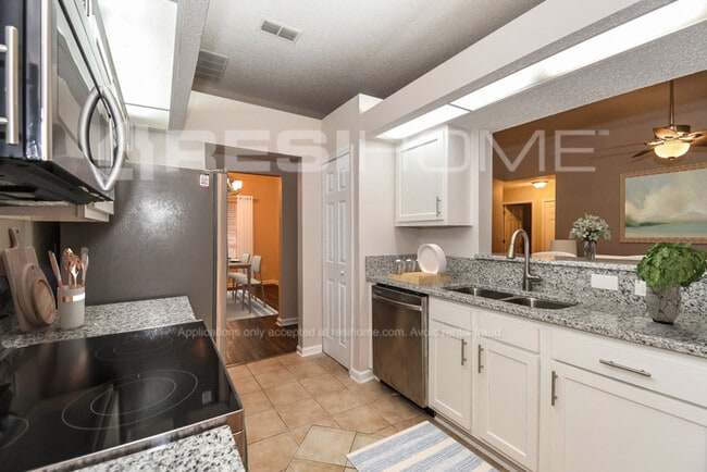 Building Photo - 11810 Cherry Bark Dr W