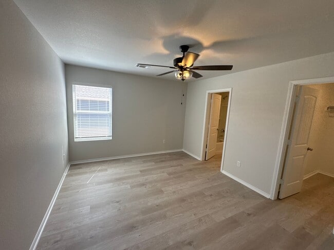 Building Photo - Now Pre-Leasing — Comfortable 3 Bedroom Living in Benton
