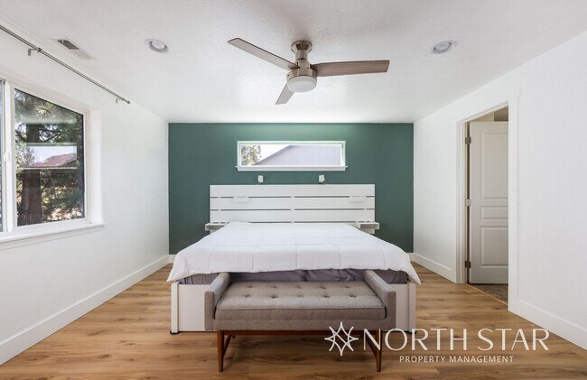 Building Photo - Recently Renovated 3 Bed, 2.5 Bath w/ Offi...