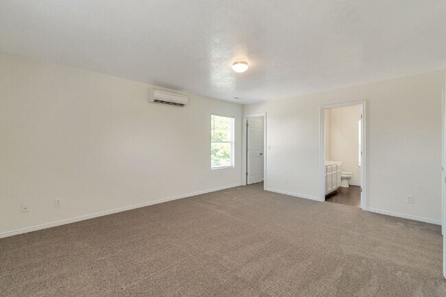 Building Photo - REFRESHED 5-Bedroom Home in Desirable Draper - Pet Friendly - NEW CARPET UPSTAIRS | Refreshed kit...