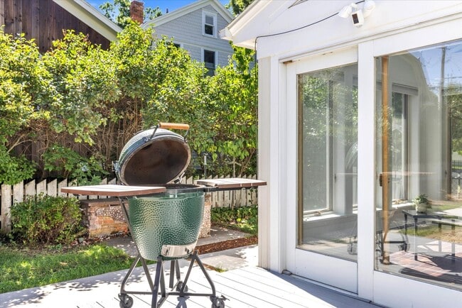 Building Photo - Open Concept Historic Home in Downtown Boz...