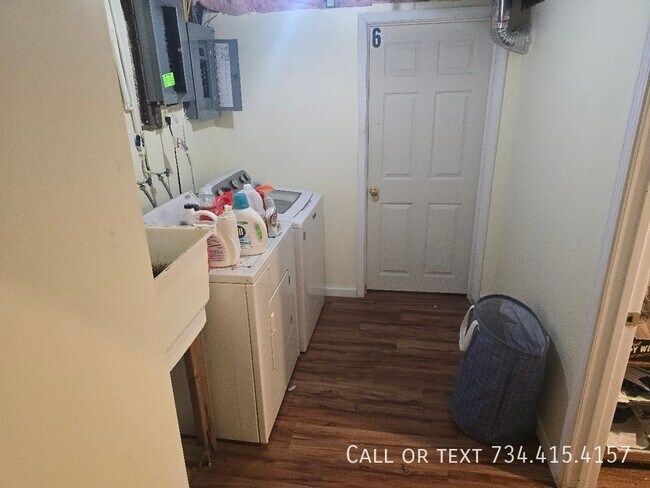 Building Photo - 430 S 4th Ave