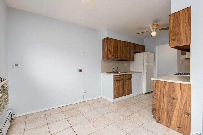 Building Photo - 257 N Newbridge Rd