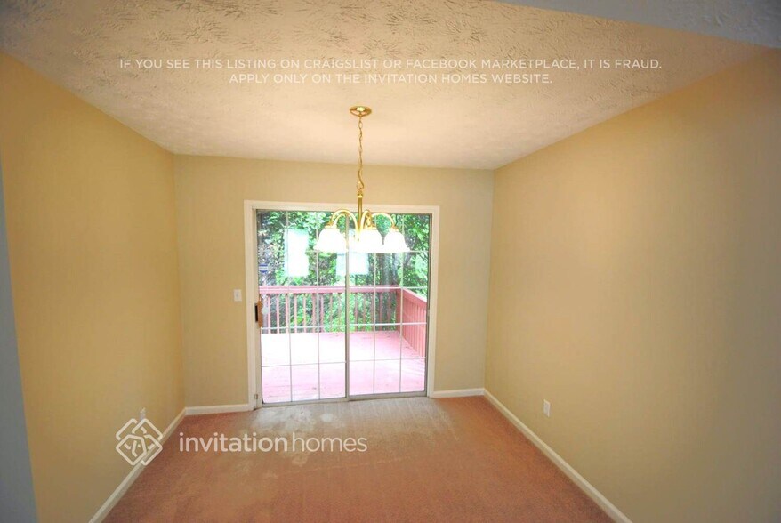 Building Photo - 5695 Western Hills Dr
