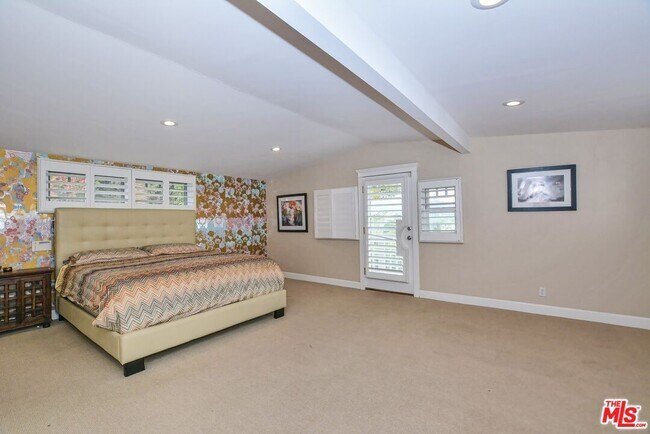 Building Photo - 2172 Argyle Ave