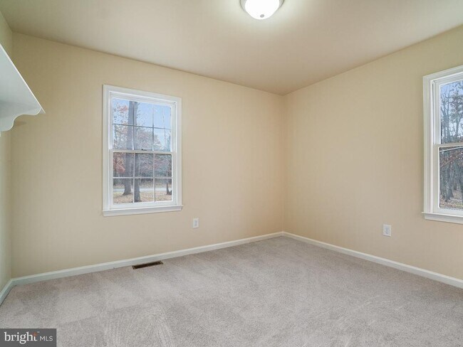 Building Photo - 26185 Independence Rd