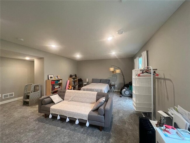 Building Photo - 7262 Zircon Ct N
