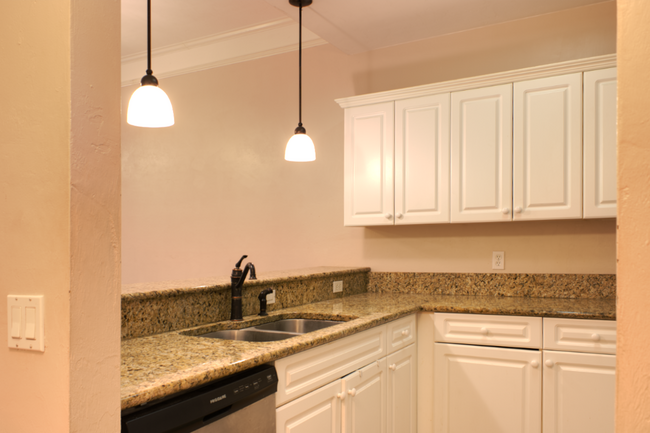 Building Photo - Jackson Square - 2 Bedroom, 2 Bathroom Condo **$400 Leasing Bonus**