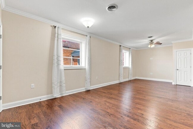 Building Photo - 25 E Boscawen St