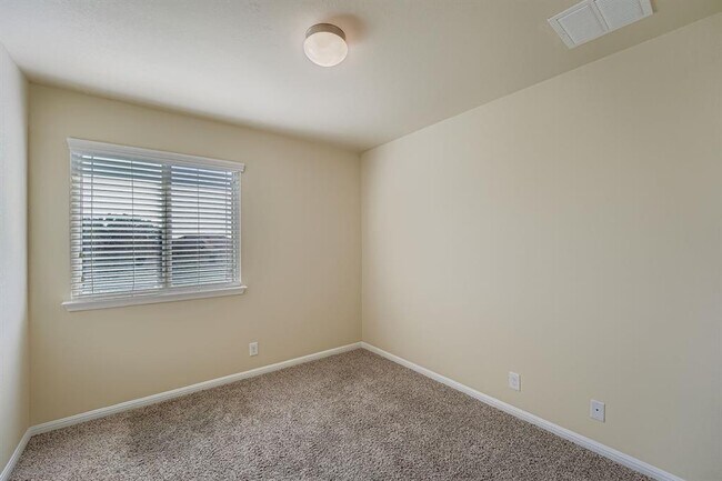 Building Photo - 1042 Lost Pines Ln