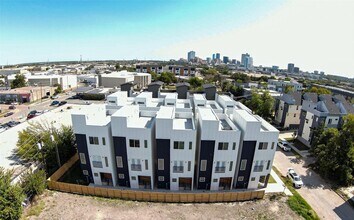 Building Photo - Urbane Crest Drive #236