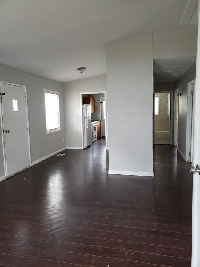 Building Photo - 1340 Mound Ave