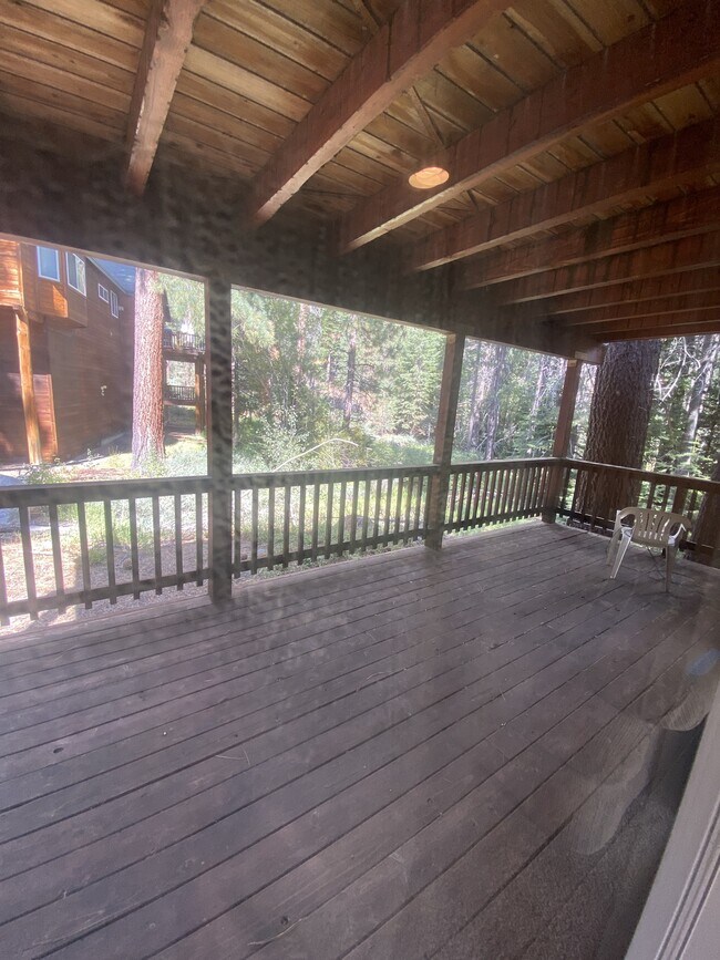 Building Photo - 2346 Highlands Dr