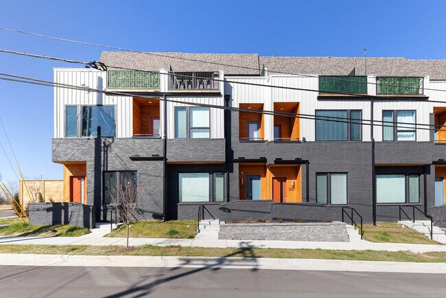 Building Photo - 2135 24th Ave N