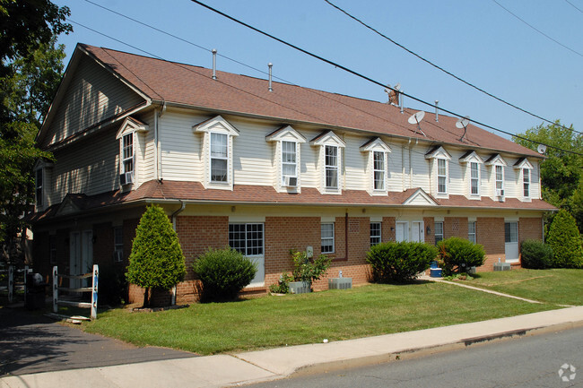 Primary Photo - Meadowbrook Apartments