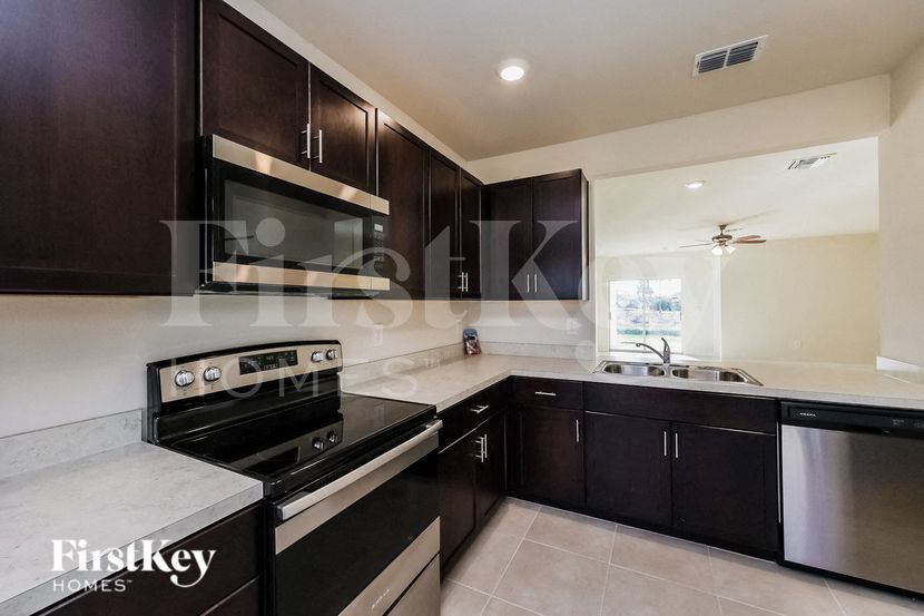 Building Photo - 1021 Anza Ave