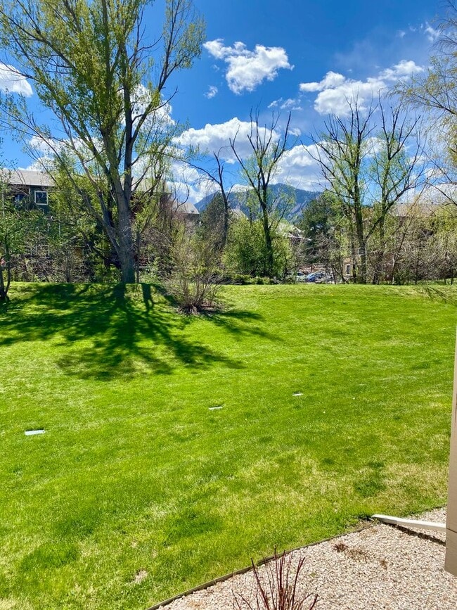 Building Photo - Furnished 2-Bedroom Condo with Great Amenities