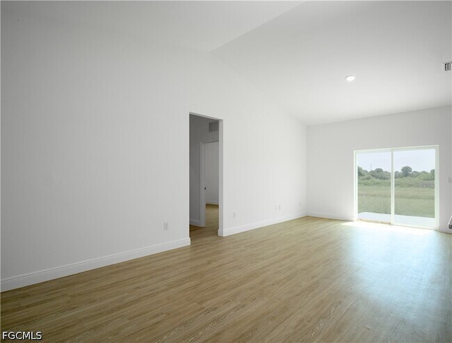 Building Photo - 6204 Forest Ct
