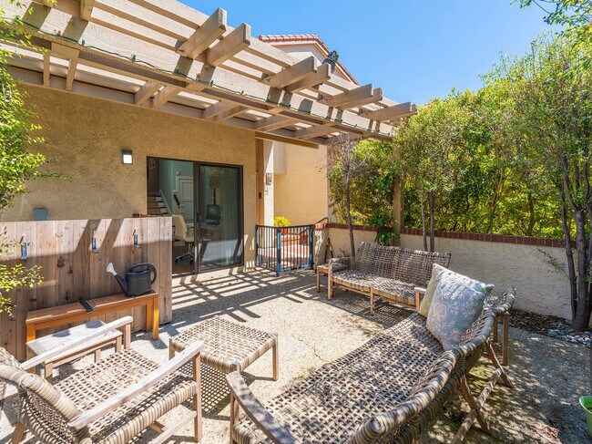 Building Photo - 4 Santa Cruz Ct