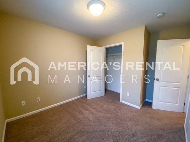 Building Photo - 15915 Lexie Dr