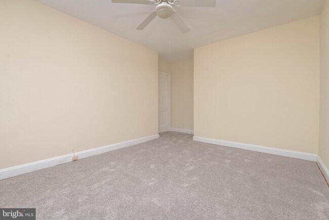 Building Photo - 1325 Crofton Rd