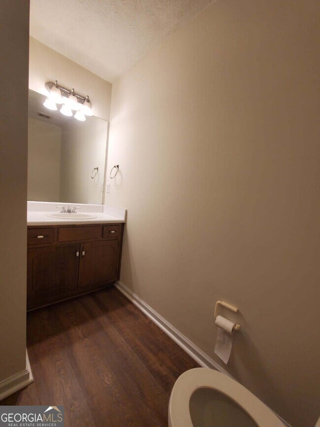 Building Photo - 217 Sweetgum Ln