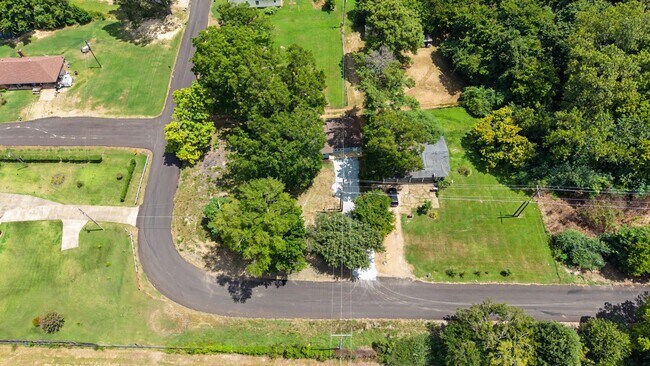 Building Photo - 246 Anderson Rd